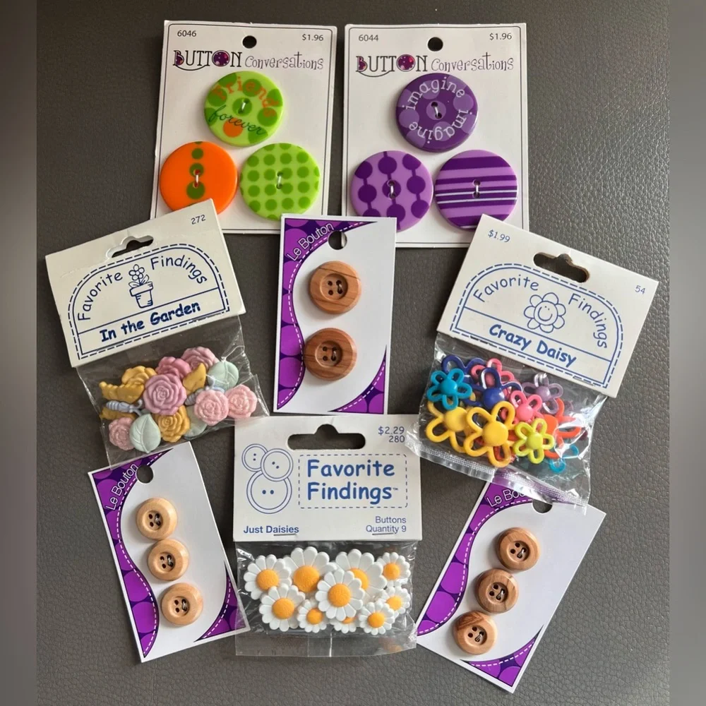 NWT Bundle BLUMENTHAL BUTTONS Flowers FAVORITE FINDINGS Conversations